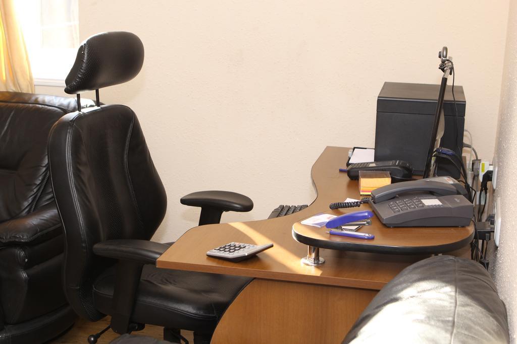יירבאן Inter Boutique Hotel מראה חיצוני תמונה
