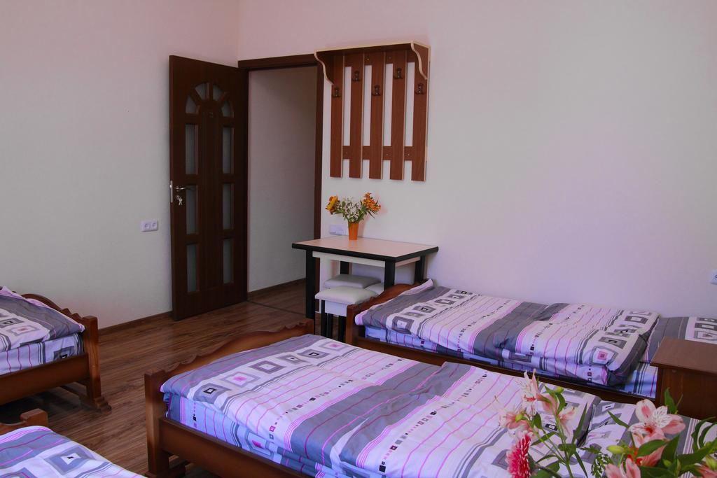 יירבאן Inter Boutique Hotel חדר תמונה